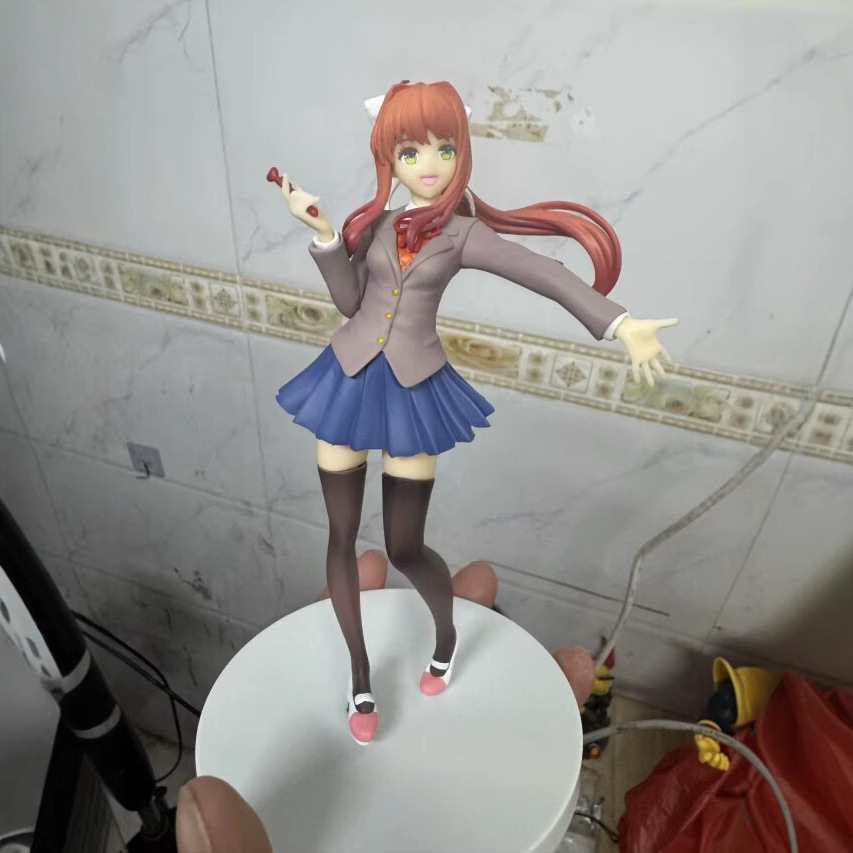 نوعان من مجسمات أنمي بطول 18 س - مراجعة Anime Merchandise Types وسعره